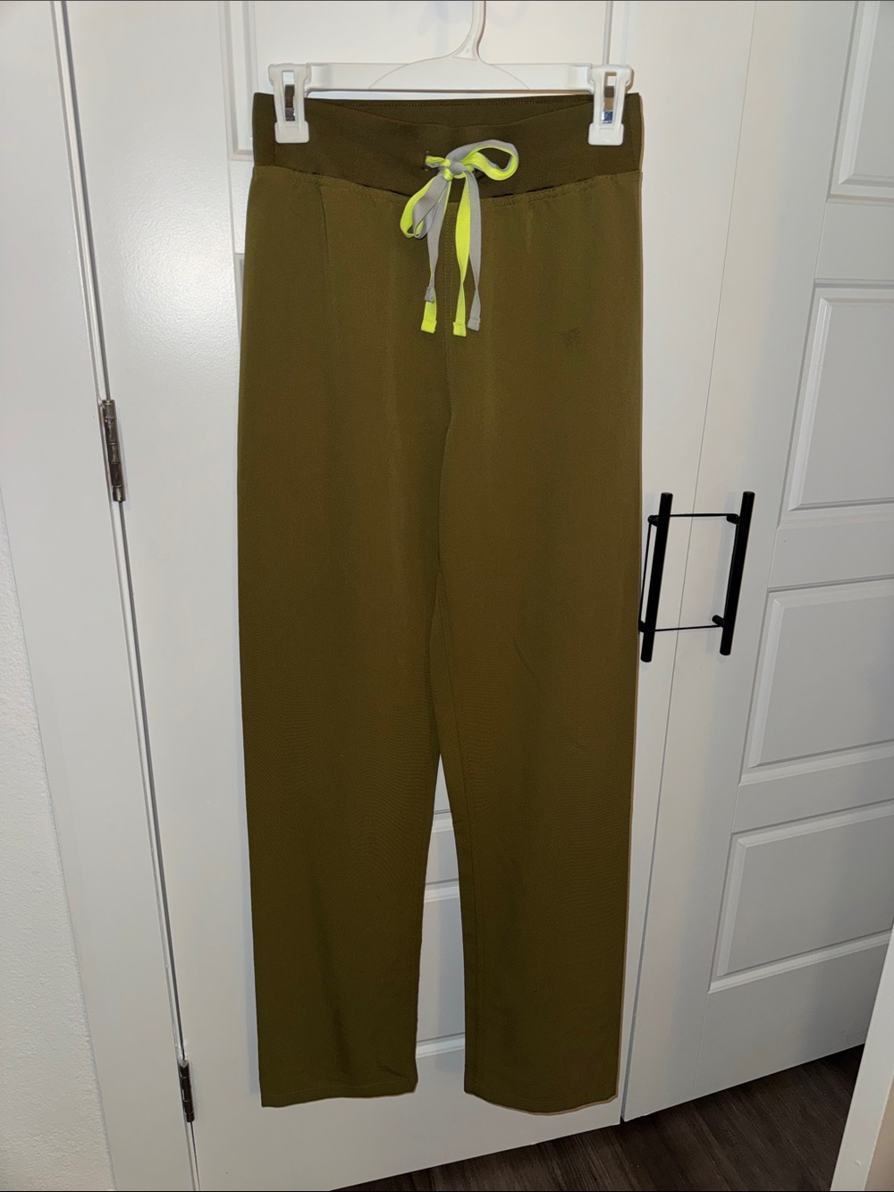 🔺XS/T Figs Livingston scrub pant - olive green